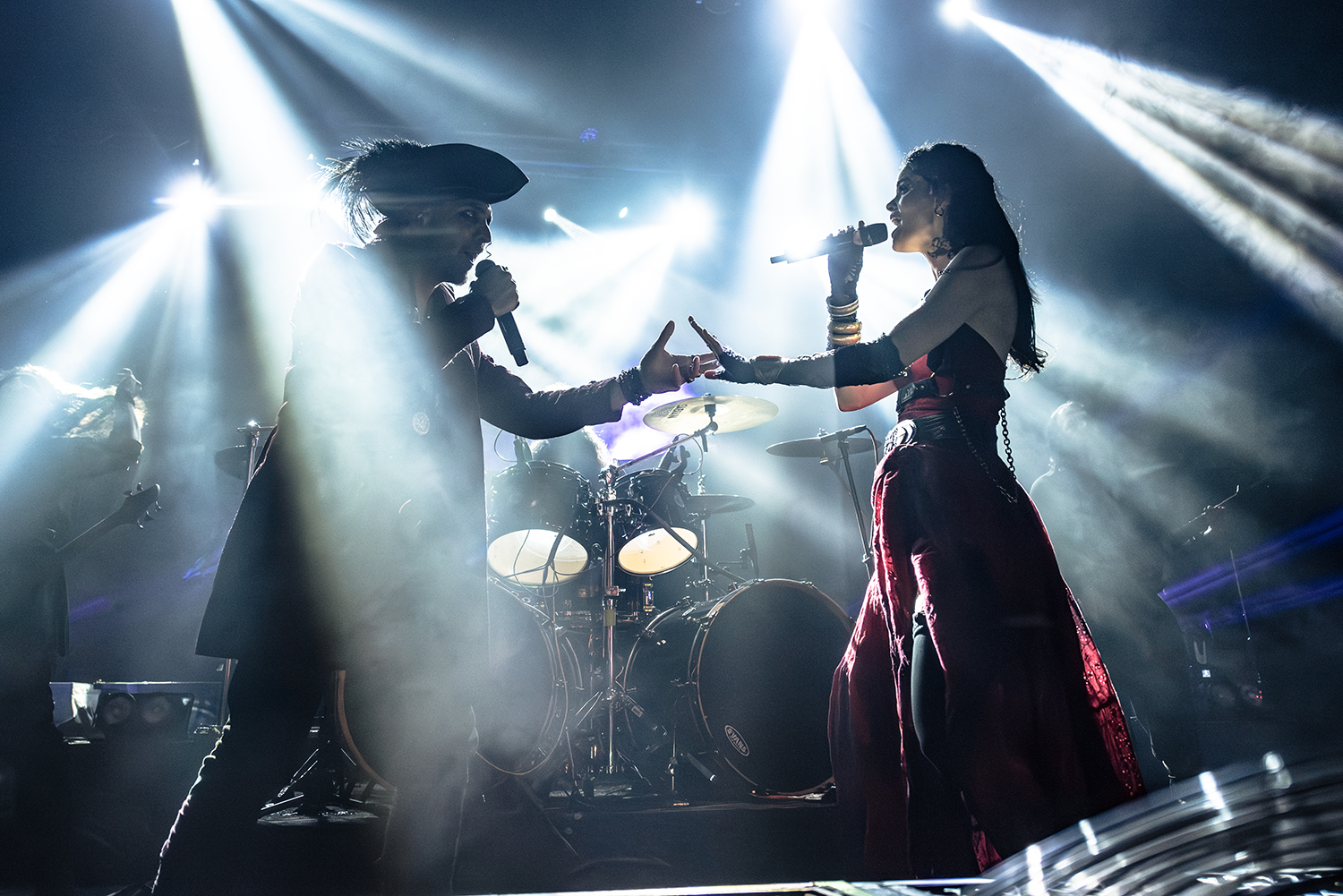 Amaranthe + Visions of Atlantis: Poder femenino para el metal de hoy